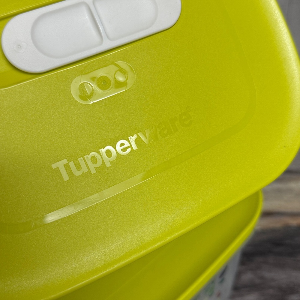 Tupperware FridgeSmart Containers - Picture 2 of 4